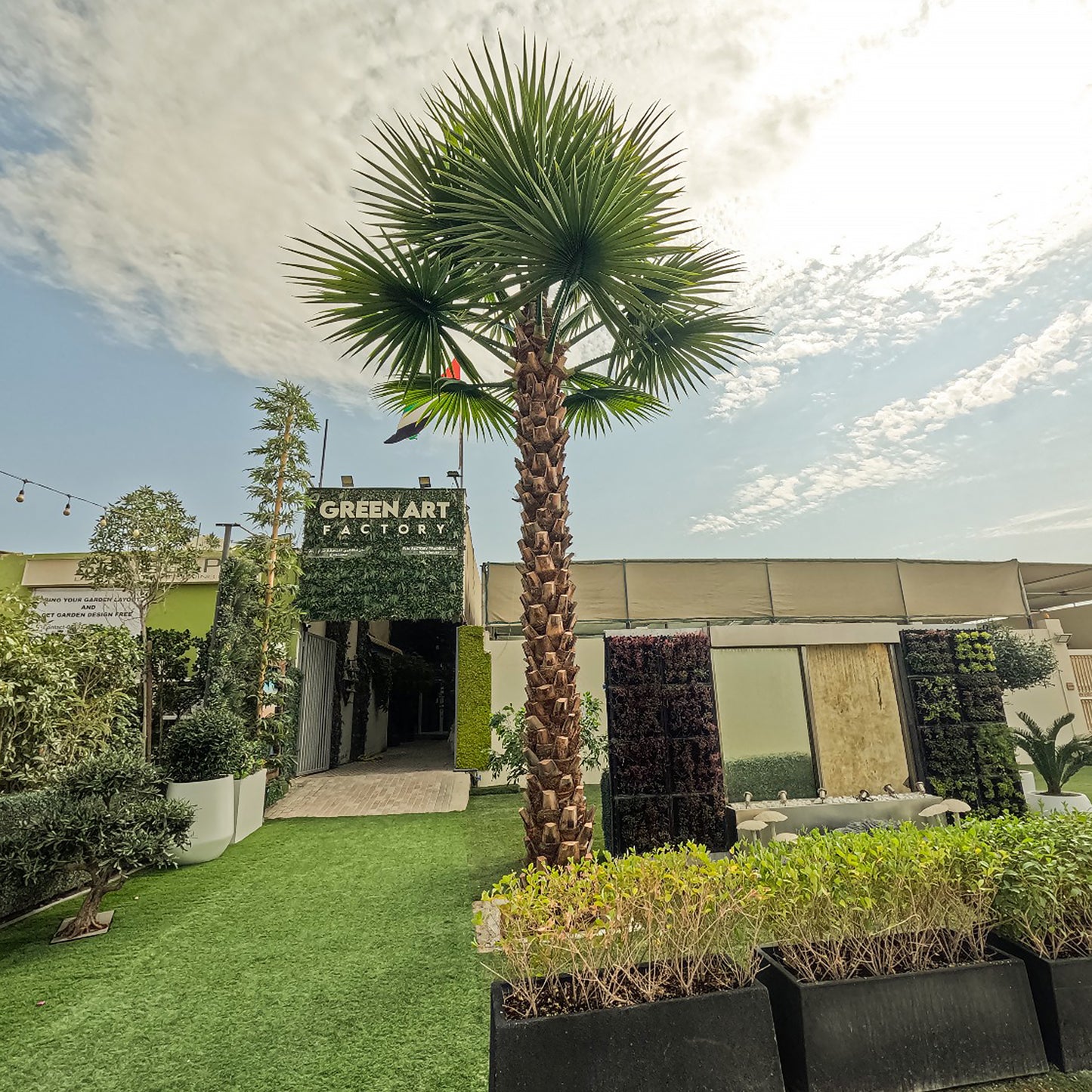 Tall artificial Washingtonia palm tree 400cm ideal for gardens, patios, and resorts